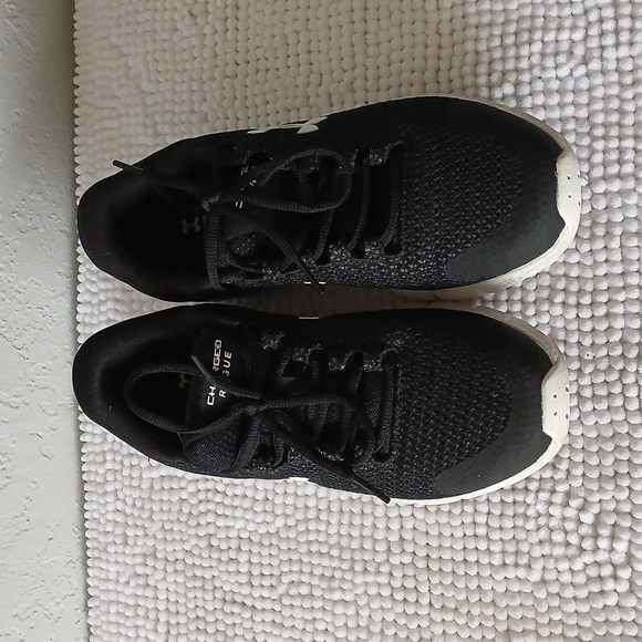 Under Armour Charged Rogue 2.5 Athletic Sneakers - Picture 5 of 13